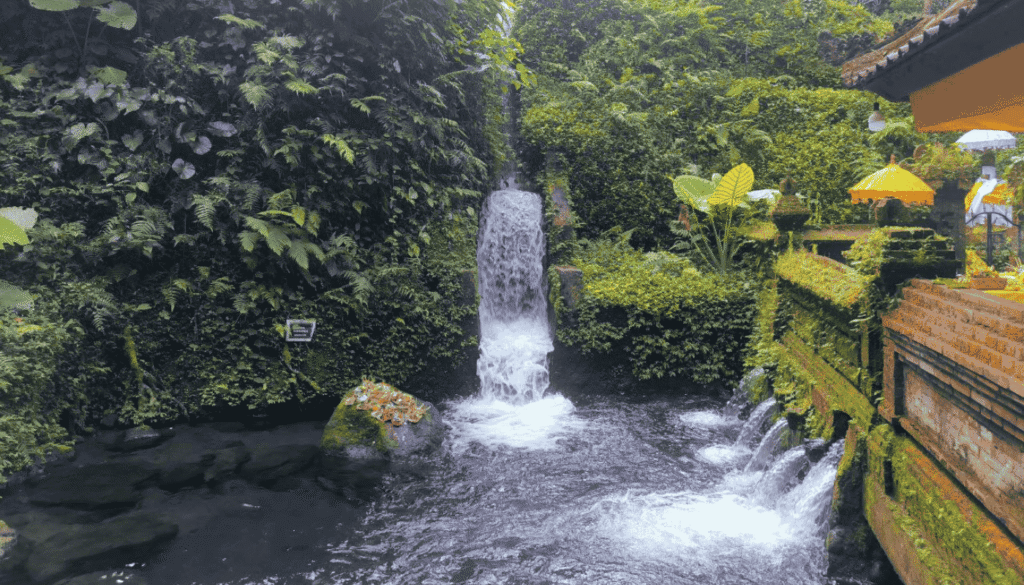 mengening temple holy water sacred purification in bali.png