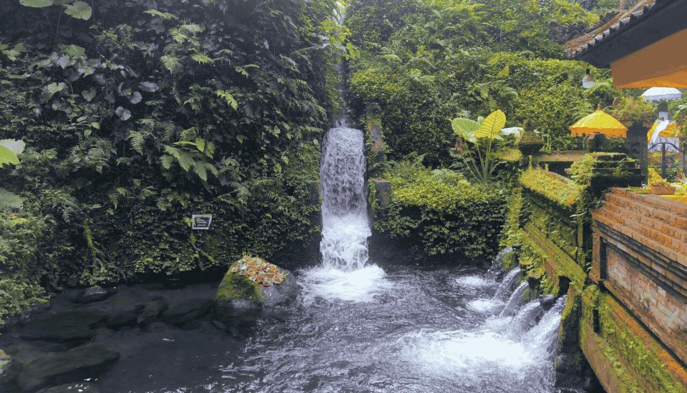 mengening temple holy water sacred purification in bali.png