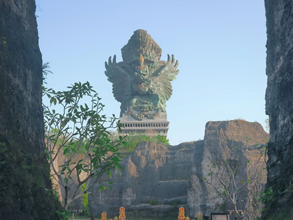 GWK Statue Private Driver.jpg