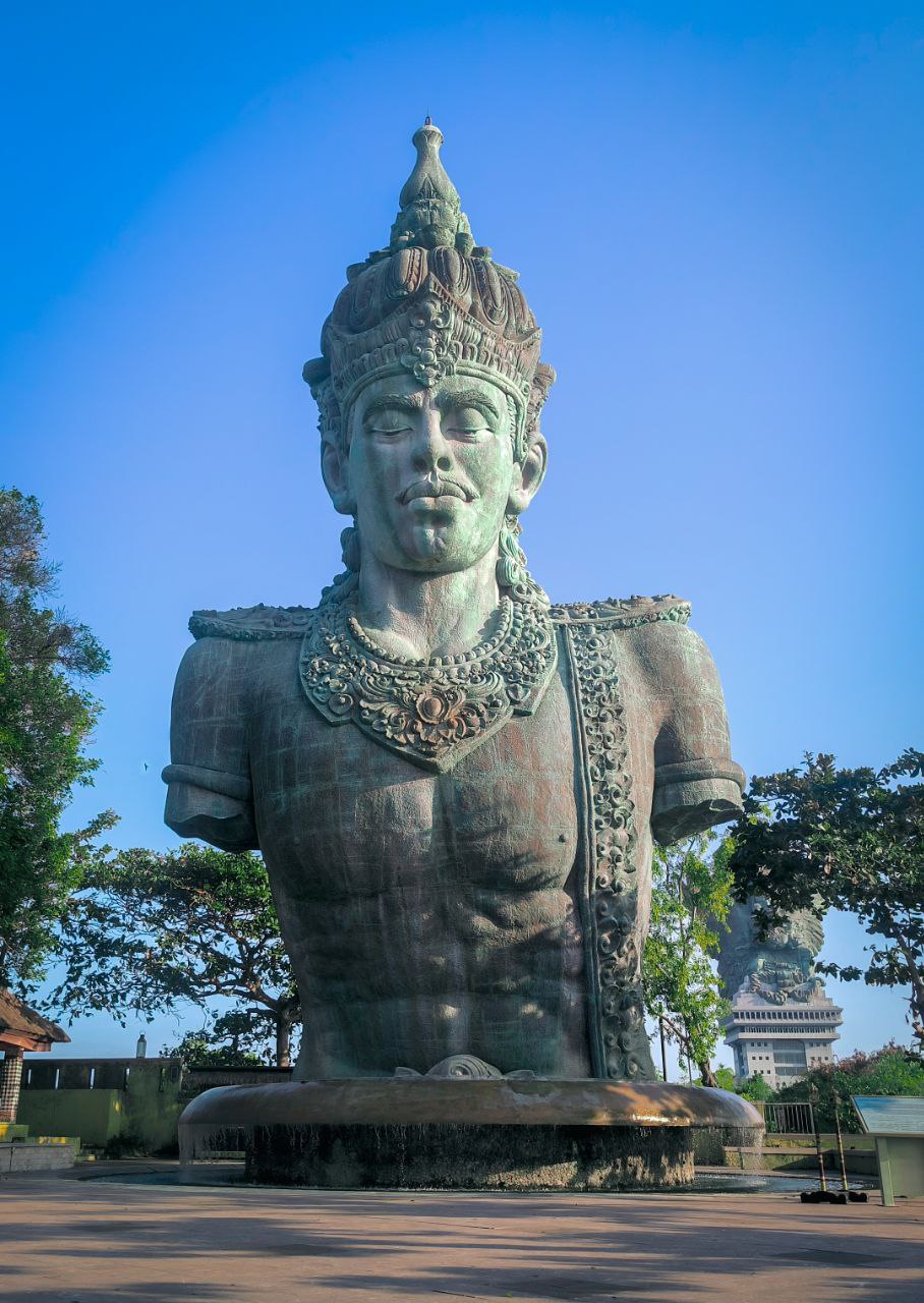 GWK statue private driver in Bali cultural park