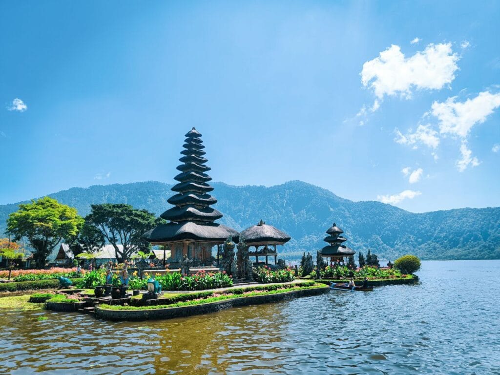 Ulun Danu Beratan Temple location on Bali tourist attractions map