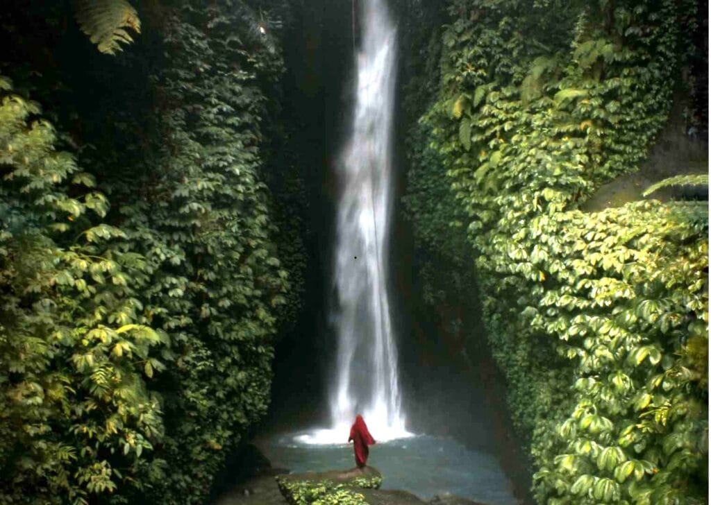 leke leke waterfall guide beautiful jungle waterfall bali