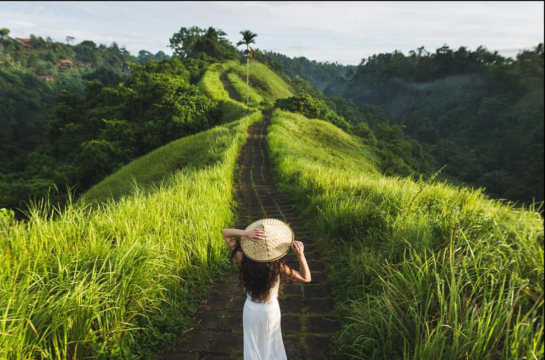 Campuhan Ridge Walk Ubud sunrise view without crowds